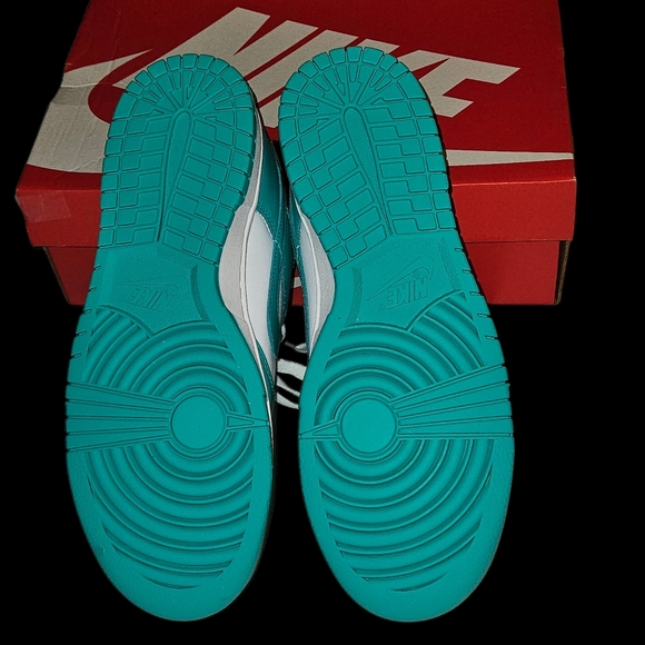 NWB NIKE DUNK LOW M9/W10.5 - Picture 6 of 8